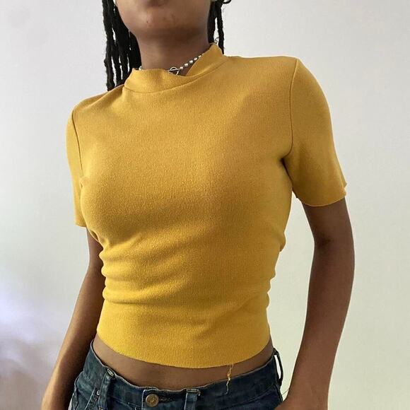 Zara Crop Ribbed Short Sleeve Mock Neck Raw Hem Crop Knit Top M Mustard Yellow - Picture 1 of 16